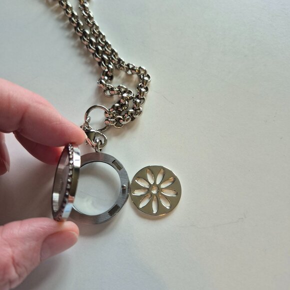 South Hill Designs Silvertone Floating Locket Necklace - Picture 5 of 6